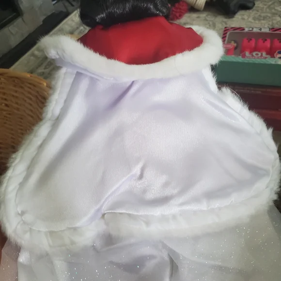 Disney snow white collectable doll - Picture 10 of 10